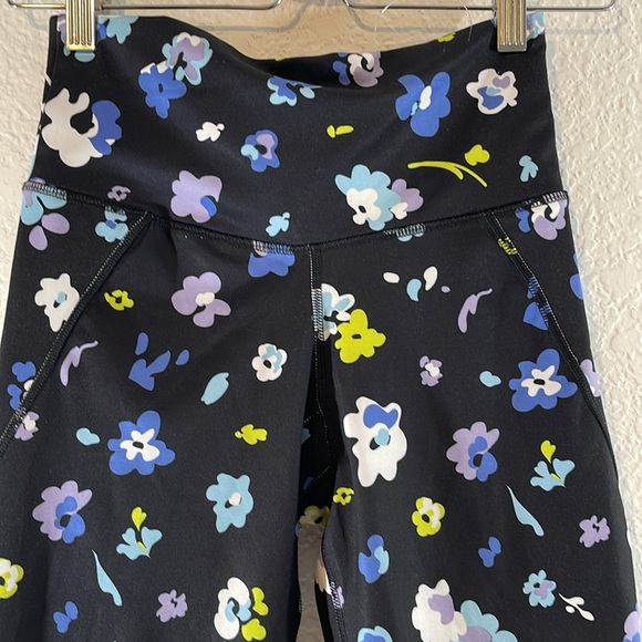 CHAMPION Women's Sport Floral Print Knee Tight Size Small NEW - Picture 4 of 12